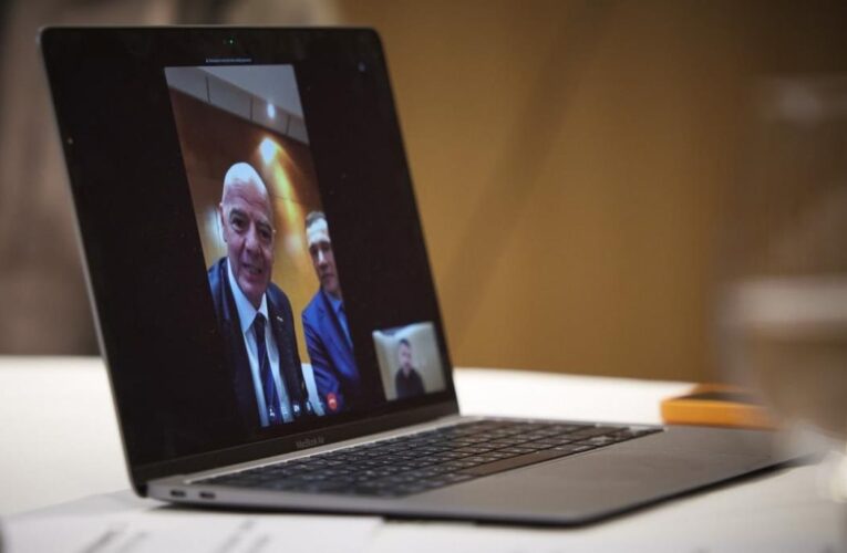 Зеленський розповів про розмову з президентом FIFA