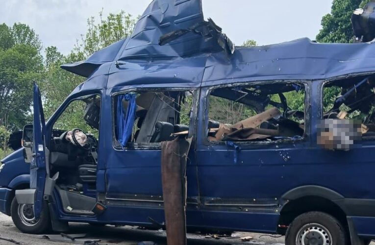 Зеленський: В евакуаційній маршрутці вбито сім’ю