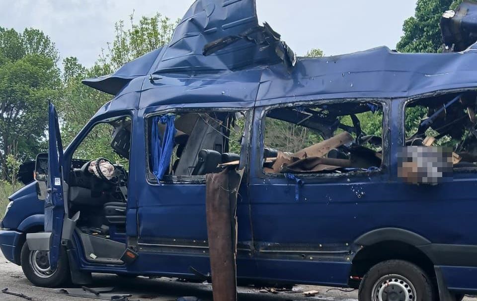 Новини України - Зеленський: В евакуаційній маршрутці вбито сім'ю