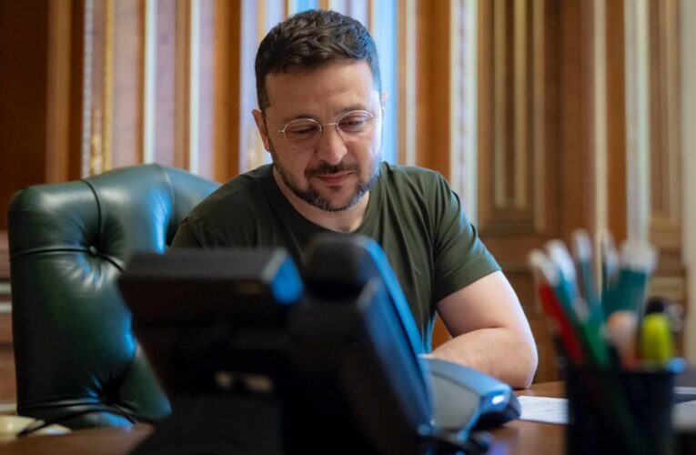 Зеленський вперше поговорив з Папою Левом XIV