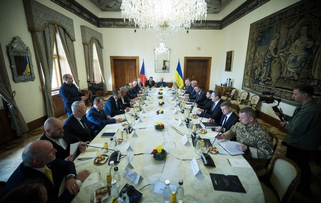 Новини України - Зеленський зустрівся з керівниками оборонних підприємств Чехії