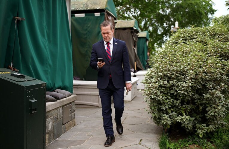 Зміни в команді. Перше звільнення Трампа