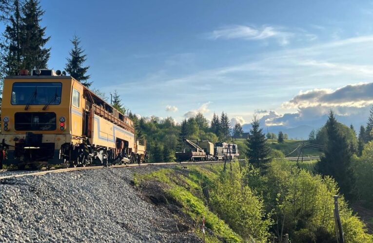 Зупинка руху через Карпати: в Укрзалізниці зробили заяву