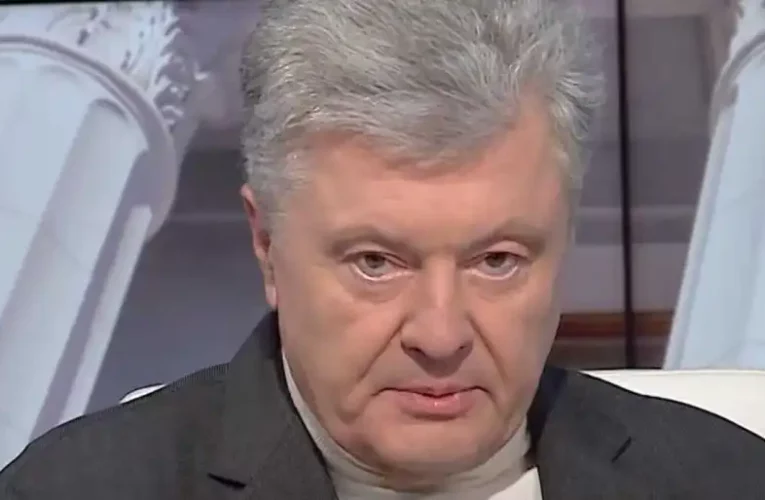 Порошенко зранку вимагав дати ЗСУ далекобійні ракети: йому пригадали, як він заблокував їх виробництво