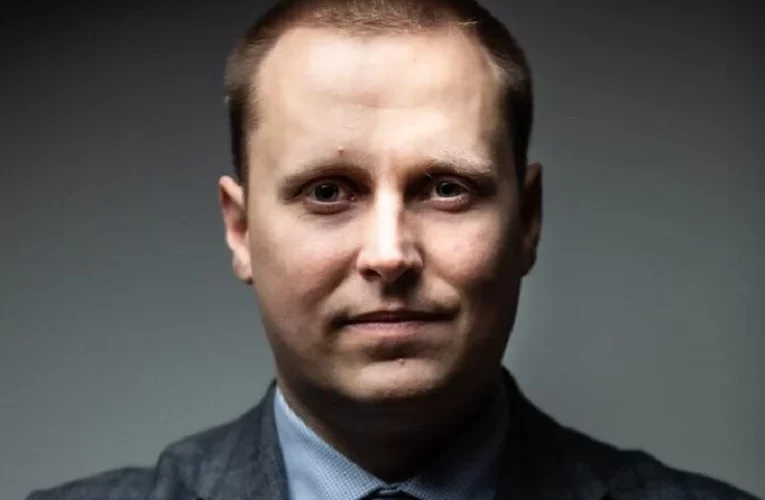 Суд поновив справу про контрабанду, у якій підозрюваною є сестра керівника підрозділу НАБУ Скомарова – ЗМІ