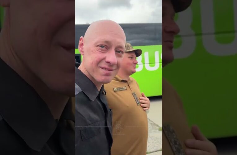 Довгоочікувані обійми та дзвінки додому