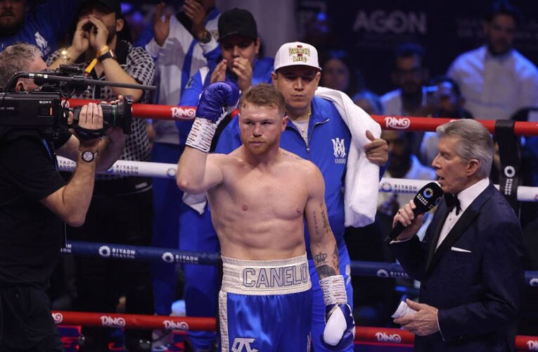 Альварес прокоментував анонс бою з Кроуфордом