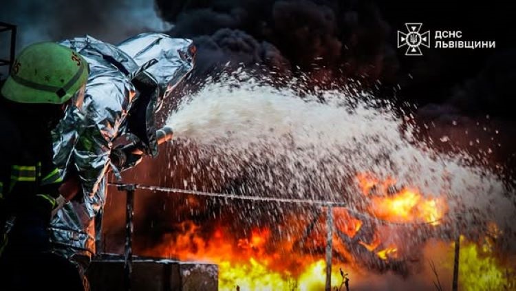 Новини України - Атака на Дрогобич: по одному об'єкту було понад 20 влучань