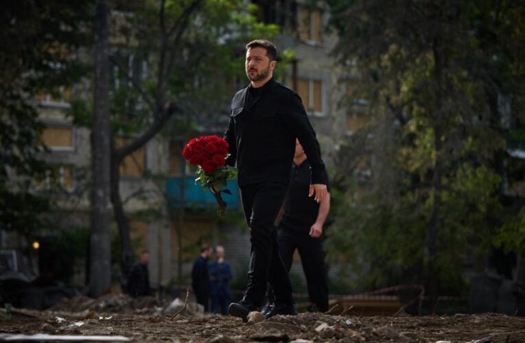 Атака на Київ: Зеленський вшанував пам’ять жертв