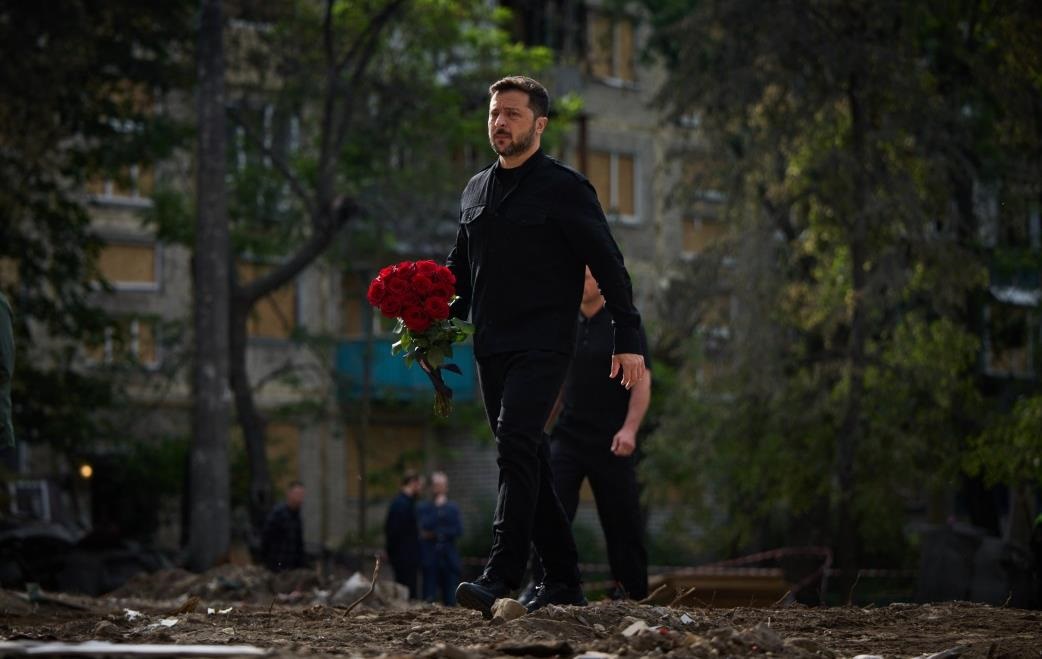 Новини України - Атака на Київ: Зеленський вшанував пам'ять жертв