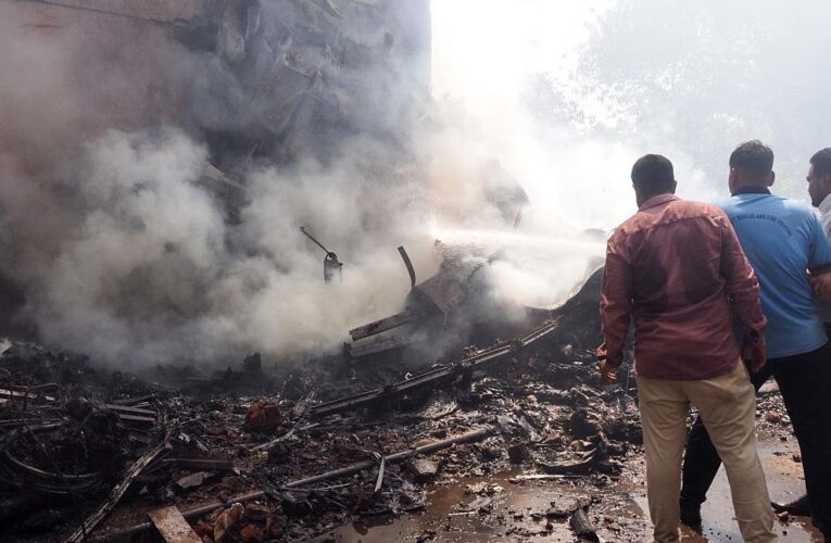 Авіакатастрофа в Індії: на землі постраждали десятки людей