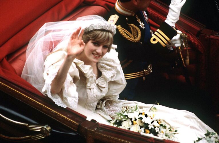 Британці зняли фільм про легендарне вбрання принцеси Діани