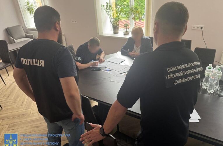 Бухгалтера “оборонки” підозрюють в ухиленні від сплати податків на 325 млн