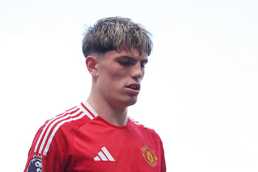 Новини спорту - Челсі та Арсенал змагаються за скандальну зірку МЮ