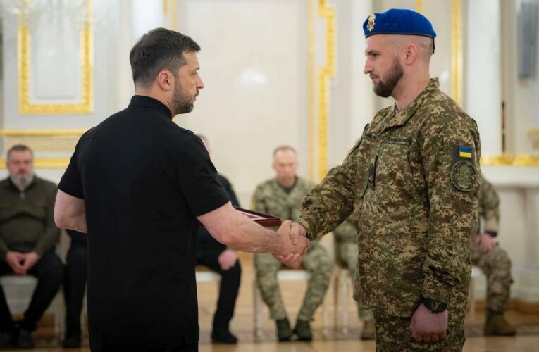 Володимир Зеленський відзначив нагородами українських воїнів