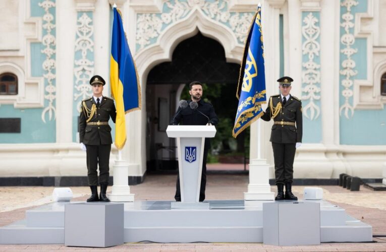 День Конституції: Зеленський звернувся до громадян