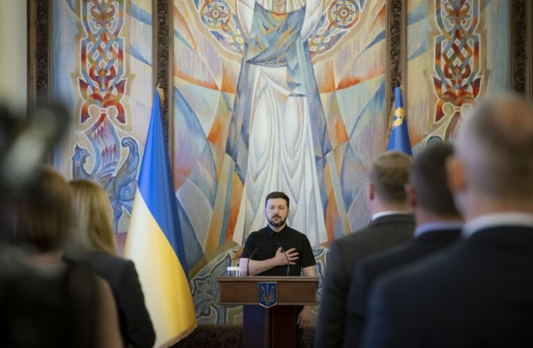 Десять новопризначених суддів склали присягу