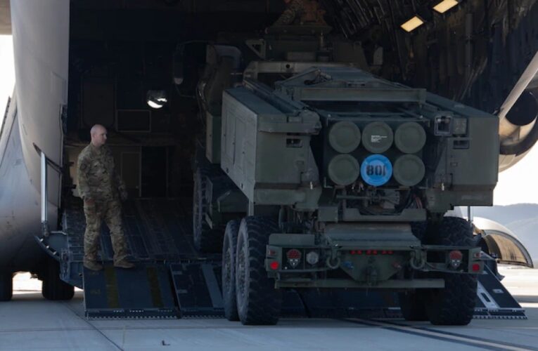 Допомогу від США скоротять: як це вплине на війну