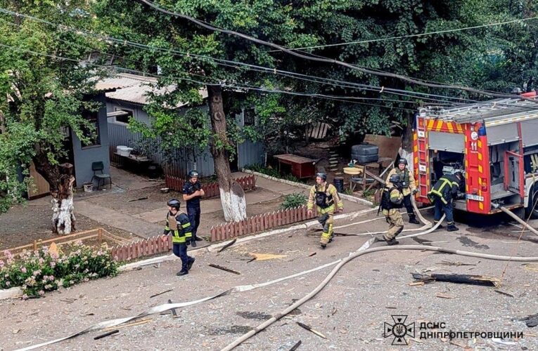 Дрон вдарив поряд із будівлею ТЦК у Кривому Розі