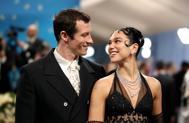 Дуа Ліпа зізналася, що заручена