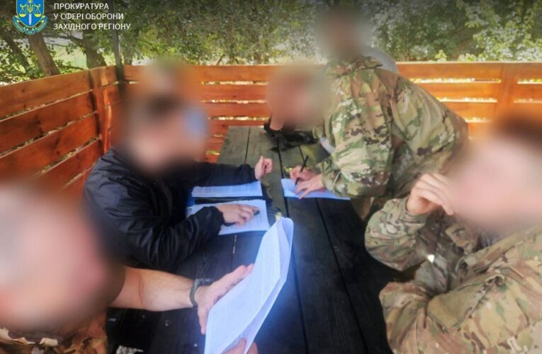 Двом нападникам на бійця Азову повідомили про підозру