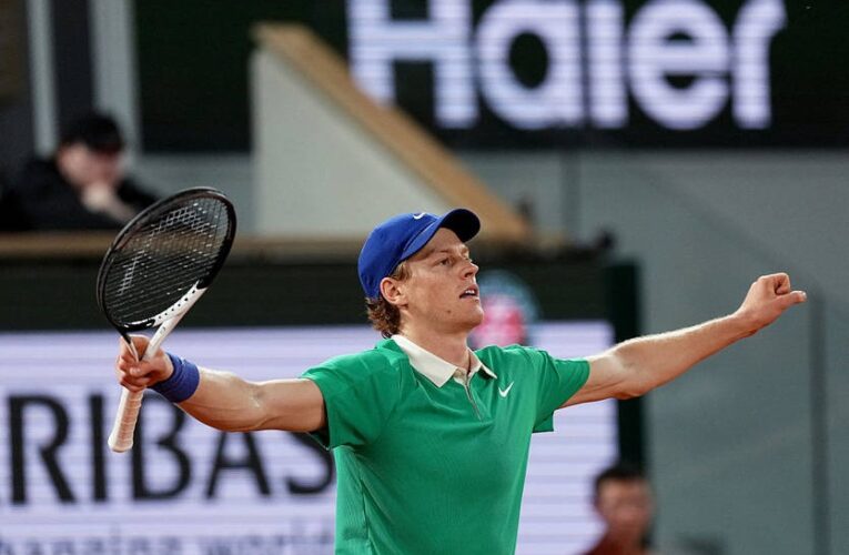 Джокович поступається в півфіналі Ролан Гаррос першій ракетці світу