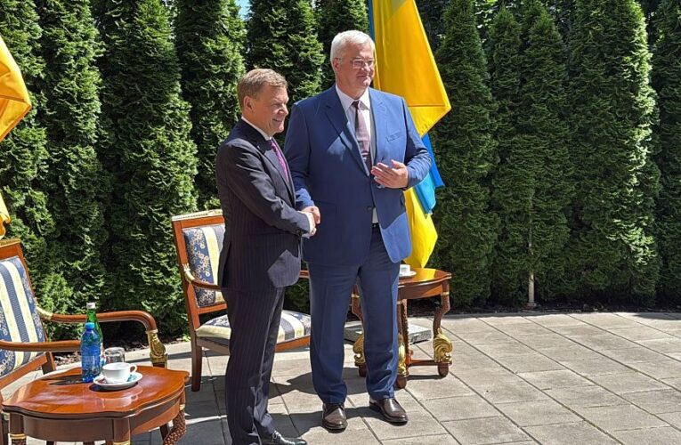 Глава МЗС Німеччини назвав пріоритетом захист України