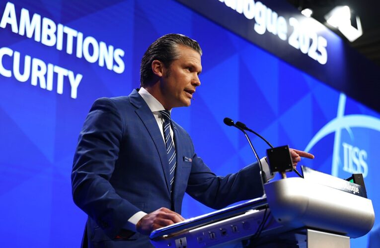 Глава Пентагону вперше не візьме участі у Рамштайні – ЗМІ