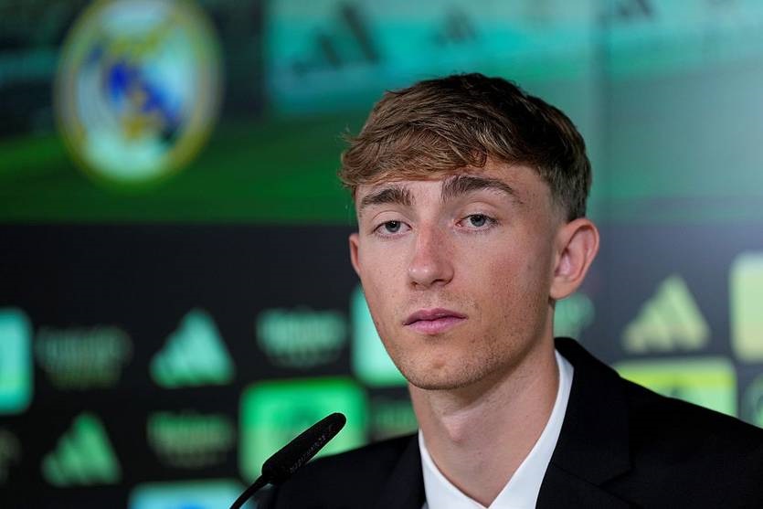 Новини спорту - Гюйсен назвав найвидатнішого захисника в історії футболу