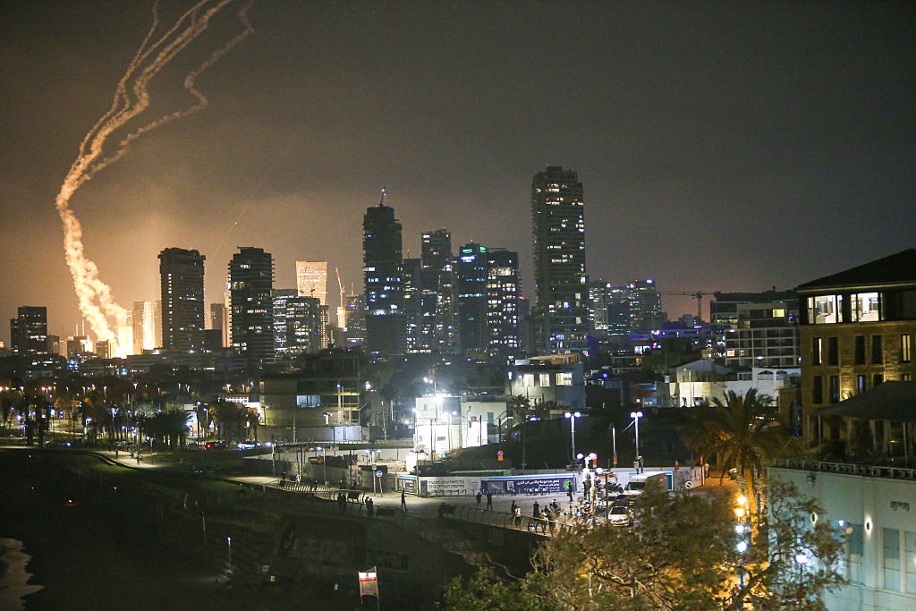 Новини світу - Іран завдав удару по Ізраїлю: є загиблі, багато поранених