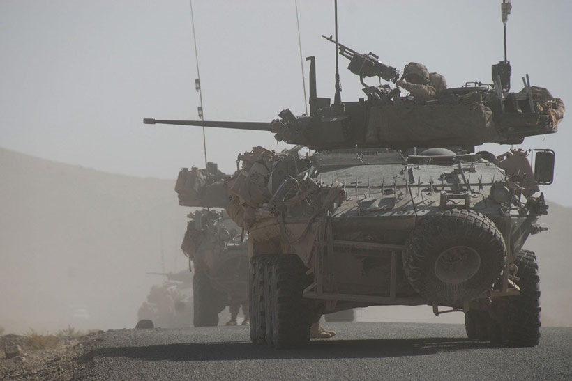 Новини світу - Канада передасть Україні броньовики і РЕБ