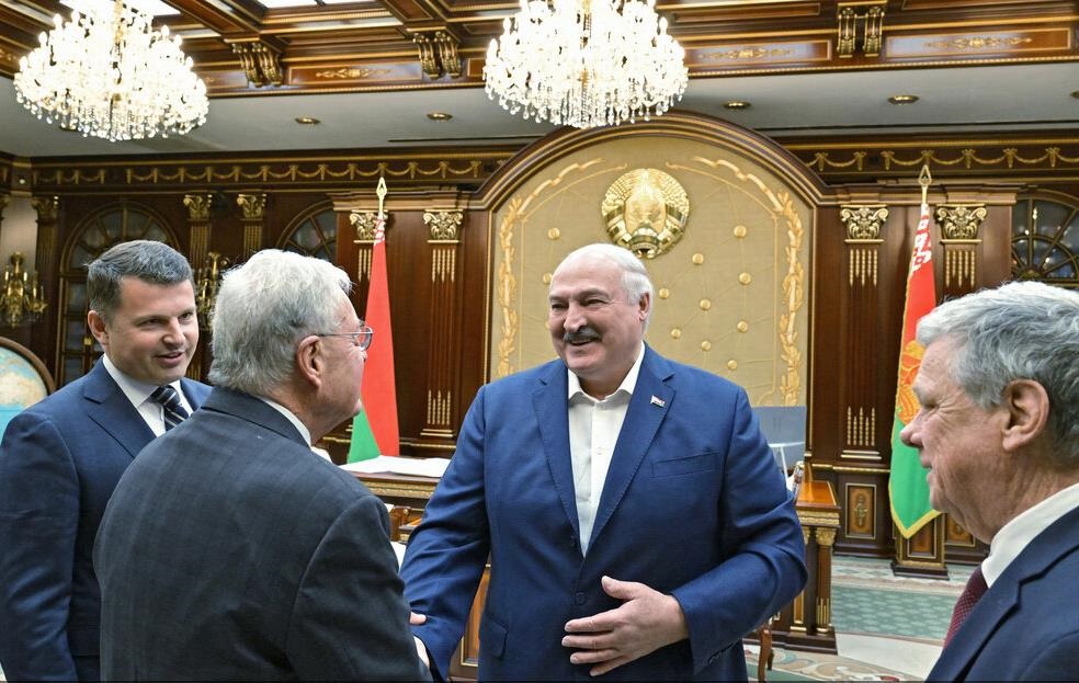 Новини світу - Келлог зустрівся з Лукашенко у Мінську