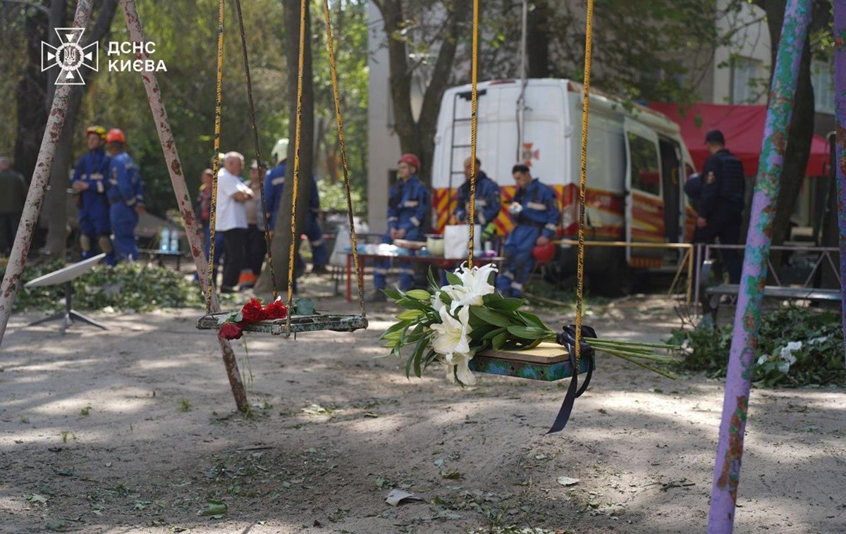 Новини Києва - Кількість загиблих у будинку у Солом'янському районі Києва зросла до 21