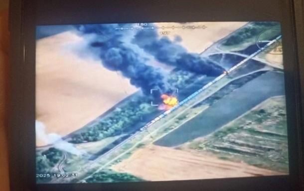 Кіптява до небес. ГУР знищило російський товарняк