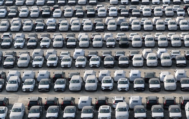 Авто новини - Китайські автодилери просять виробників знизити поставки