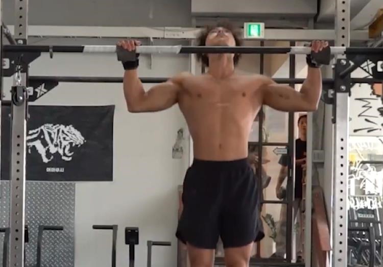 Новини світу - Кореєць встановив новий світовий рекорд з кількості підтягувань