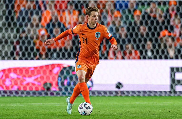 Лапорта: Де Йонг успішний у Барселоні, таких не міняють