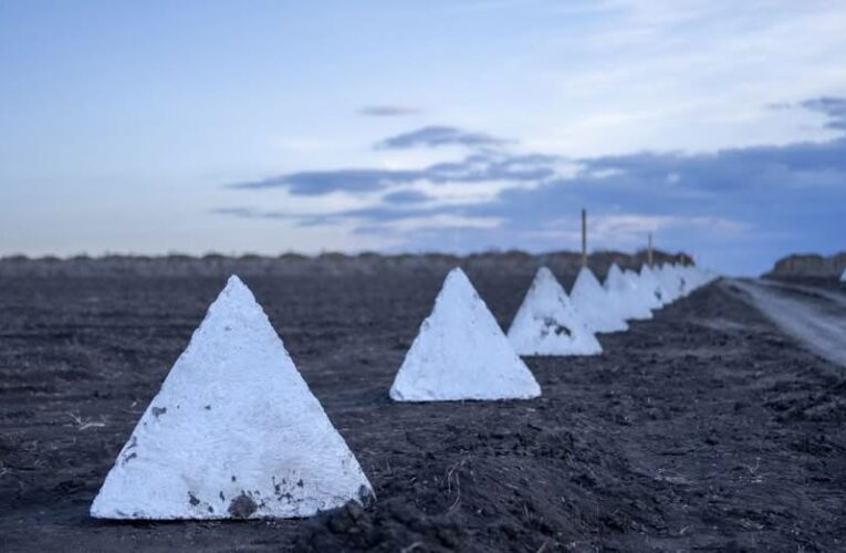 Лежало місяцями. Скандал з укріпленнями на Сумщині