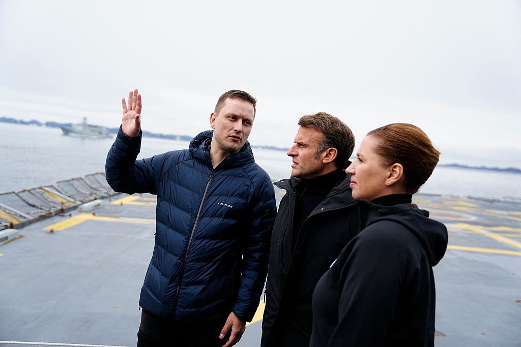 Новини світу - Макрон прибув до Гренландії на тлі претензій США