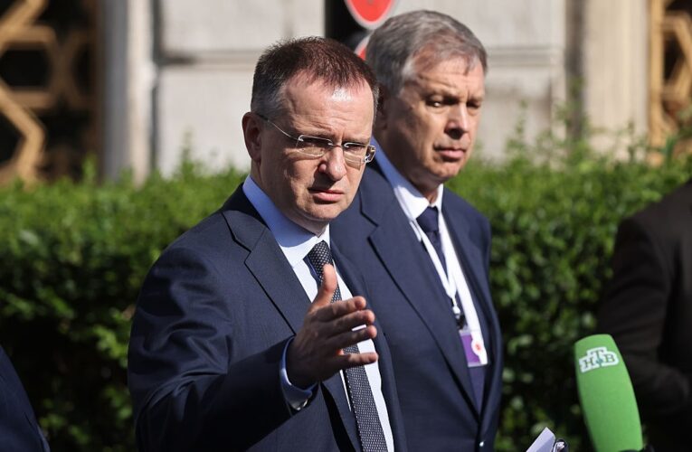 Мединський прокоментував передачу Україні тіл солдатів РФ