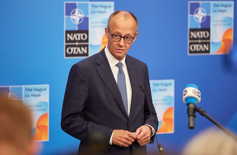 Мерц закликав США ввести санкції проти Росії