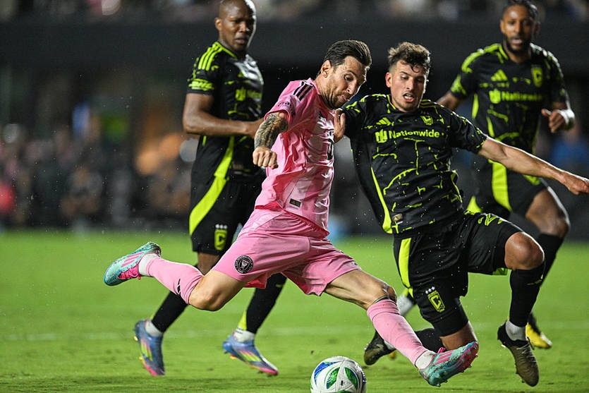 Новини спорту - Мессі суттєво перевершив Чеберка в грі МЛС