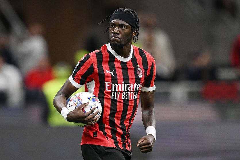 Новини спорту - Мілан відпустив орендованого у Роми форварда