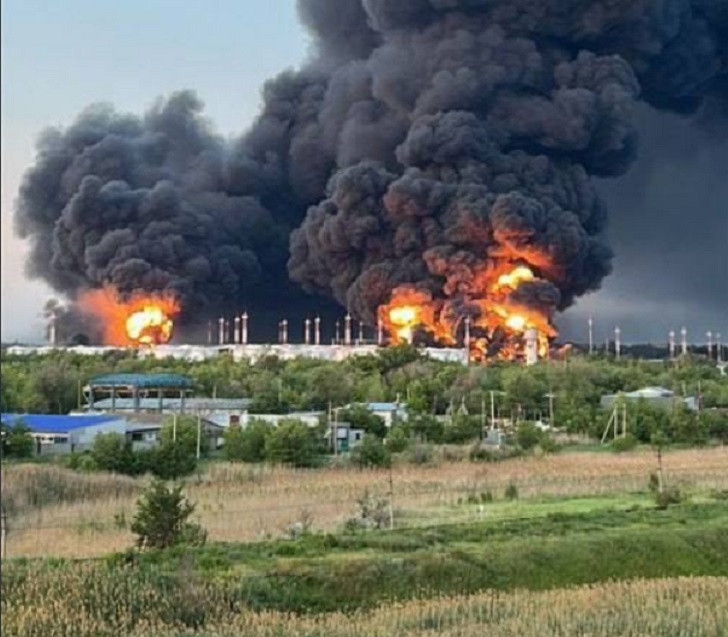 Новини світу - Мінус вертольоти. Нічна атака на авіабази Росії