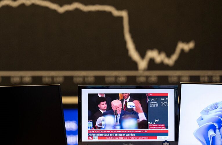 Митні погрози Трампа обвалили європейські біржі