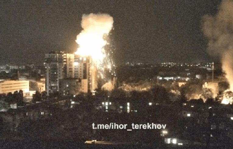 Моменти влучань у Харкові показали на відео
