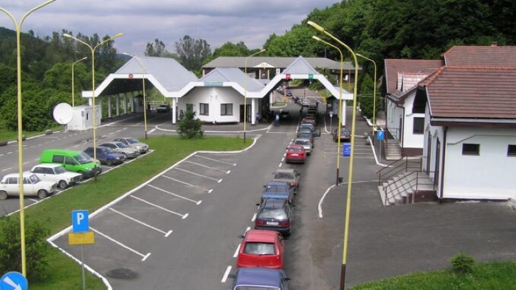 Новини України - На кордоні зі Словаччиною обмежено рух в одному із пунктів пропуску