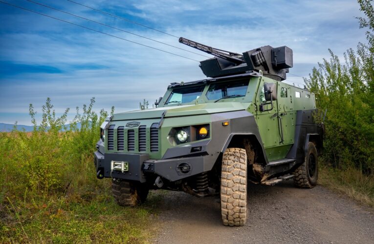 На озброєння ЗСУ спорядили два бронеавтомобілі класу MRAP