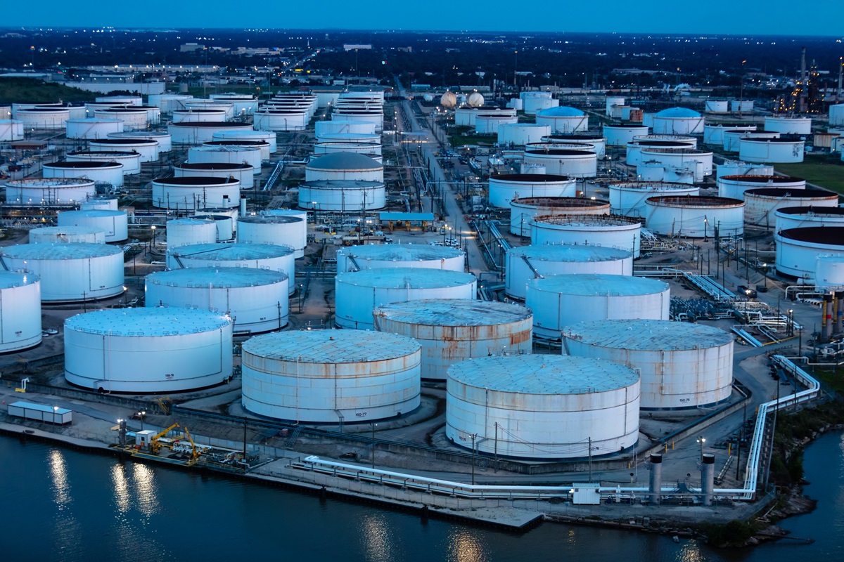 Новини бізнесу - Нафтові резерви США впали до річного мінімуму