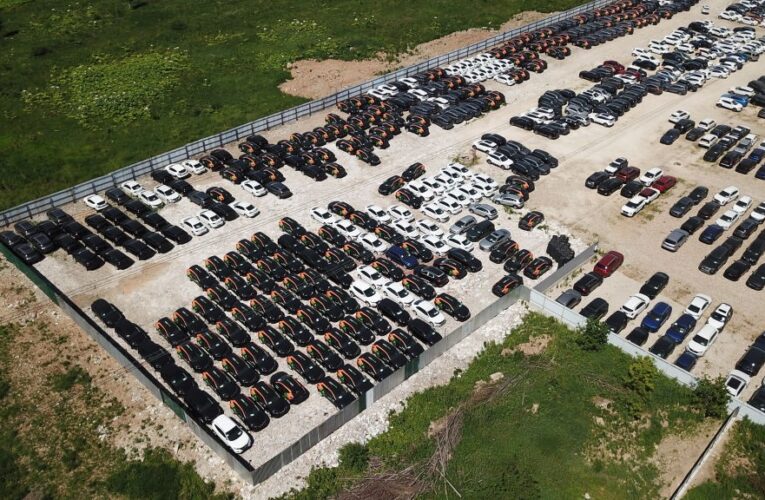 Навіть не думали, що буде так погано: продажі авто в РФ обвалилися на 28%